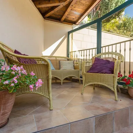 Appartement Victoria 2 *