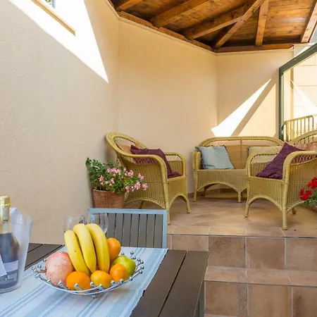 Apartman Victoria 2 *